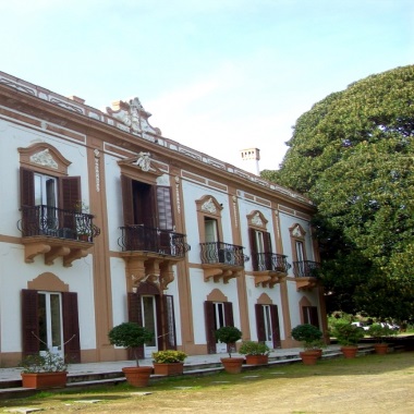 Apertura posticipata Biblioteca Multimediale di Villa Trabia per visita scolastica