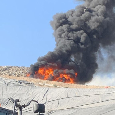 Incendio a Bellolampo. Attivate tempestivamente le procedure di emergenza. Gli operatori della RAP stanno profondendo sforzi enormi per evitare il blocco della raccolta.