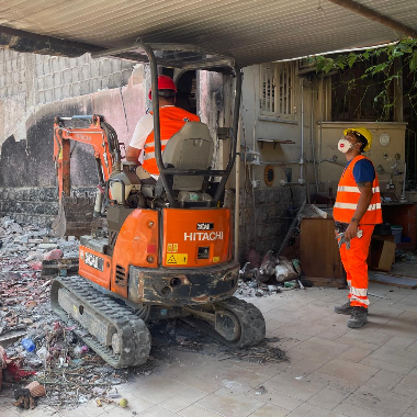Lavori pubblici - Consegnati i lavori per la manutenzione straordinaria della palazzina di via Erice, danneggiata dall’incendio di un anno fa